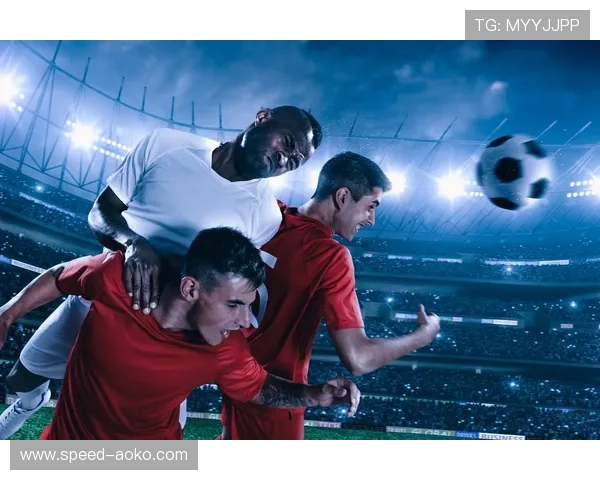 足球球星绿茵场上奋力拼搏展现超凡球技与激情瞬间 足球球星绿茵场上奋力拼搏展现超凡球技与激情瞬间