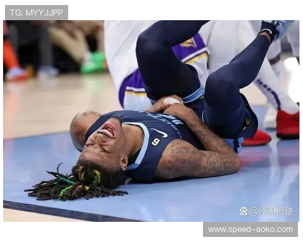 踢爆足球的球星盘点那些因激烈对抗而受伤的顶级球员